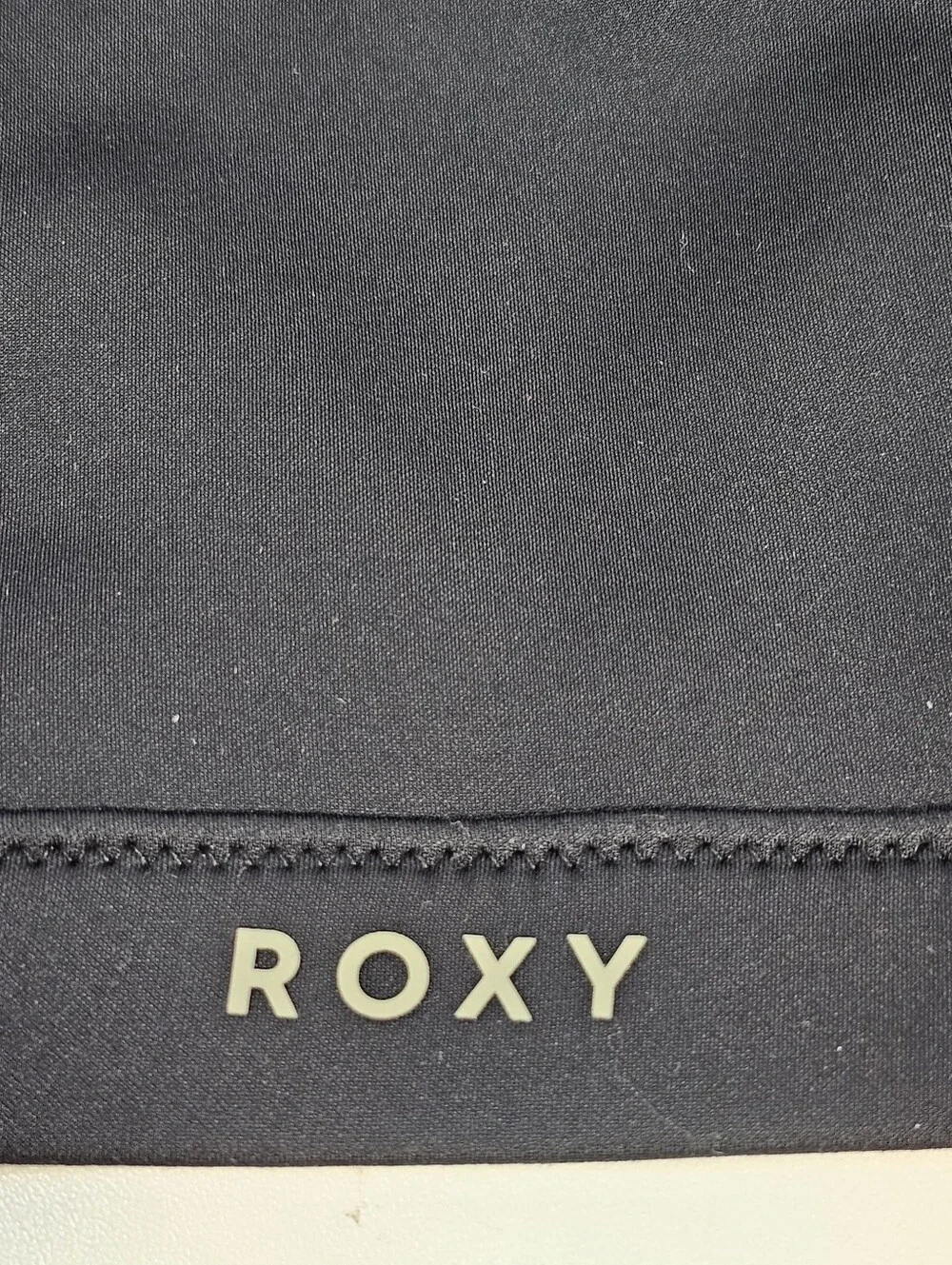 Roxy Pro Wave black crop bikini top Size M